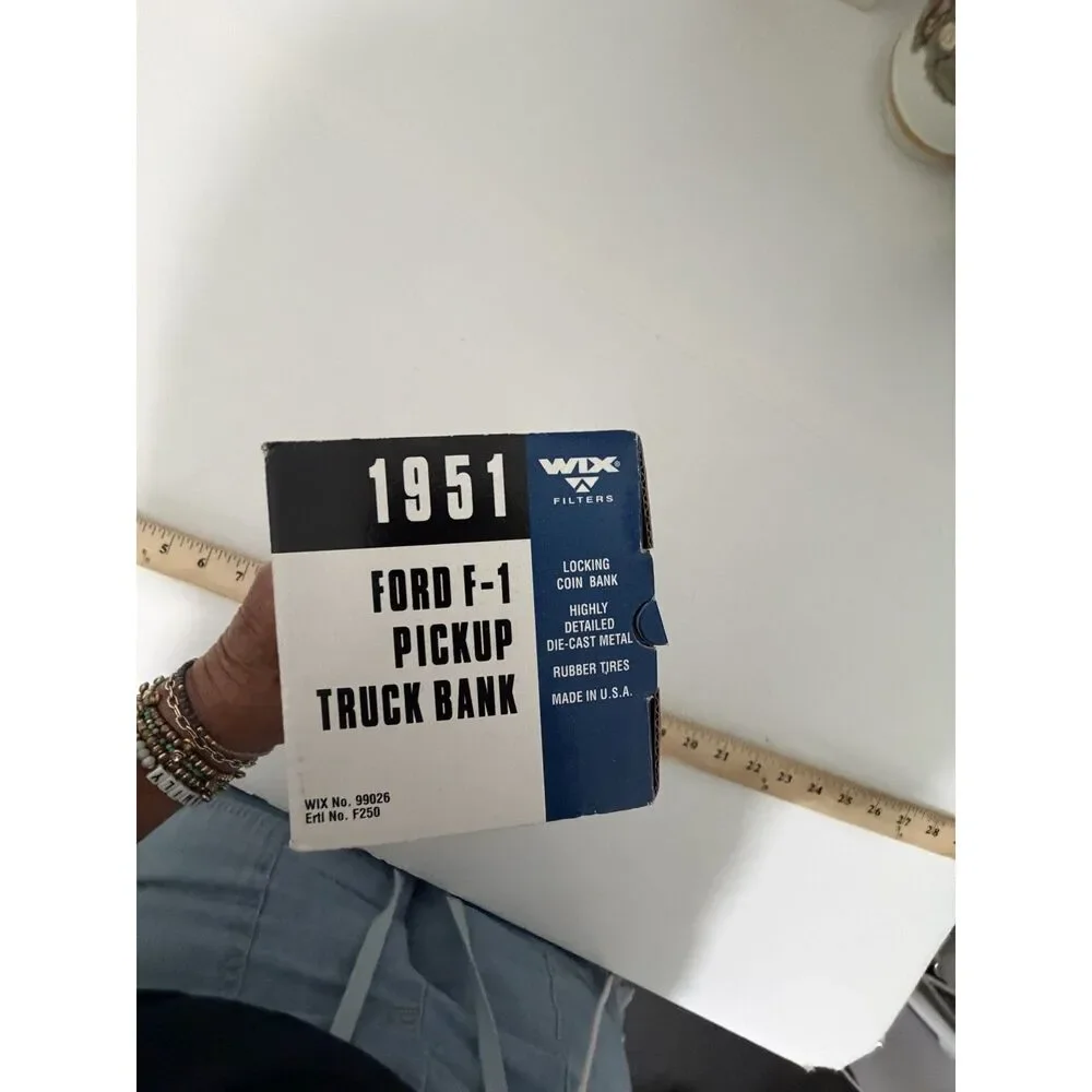 WIX 1951 Ford F-1 Truck Bank.